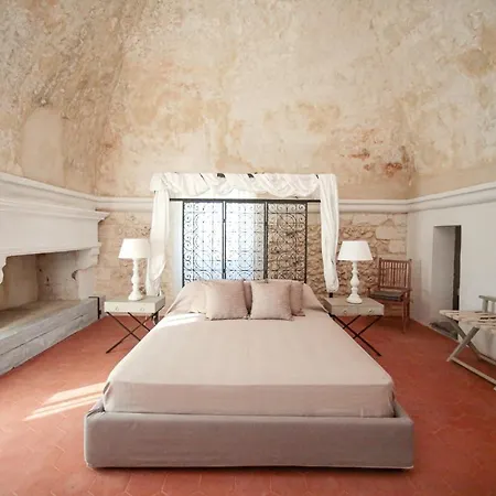 מלון Masseria Francescani 4*
