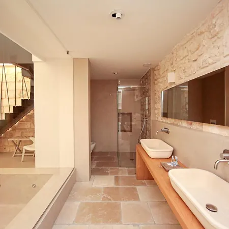 מלון Masseria Francescani 4*