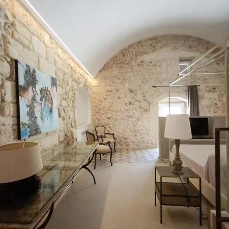 מלון Masseria Francescani 4*